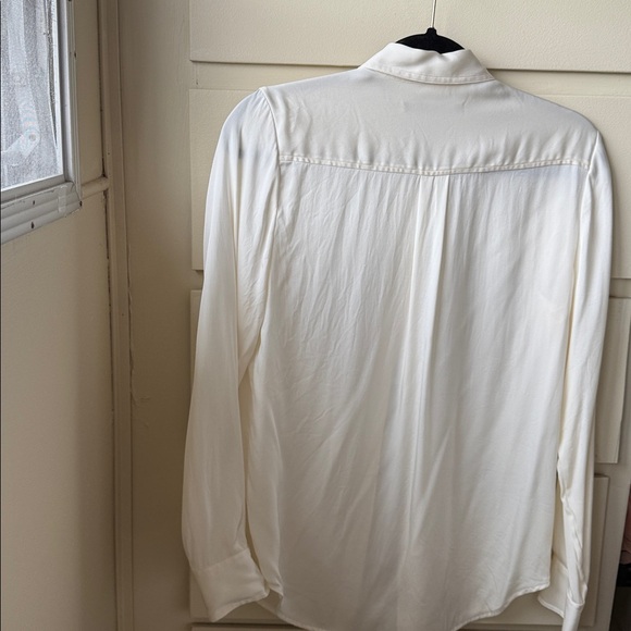 Quince feminine cream color blouse w buttons. - Picture 3 of 5